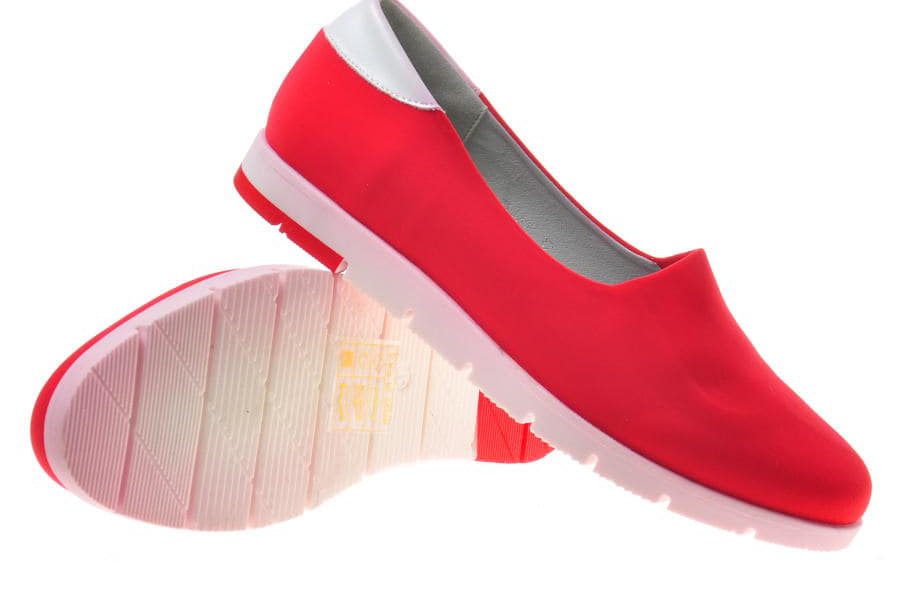 Dlaczego buty damskie czerwone to dobry wybór dla kobiety?